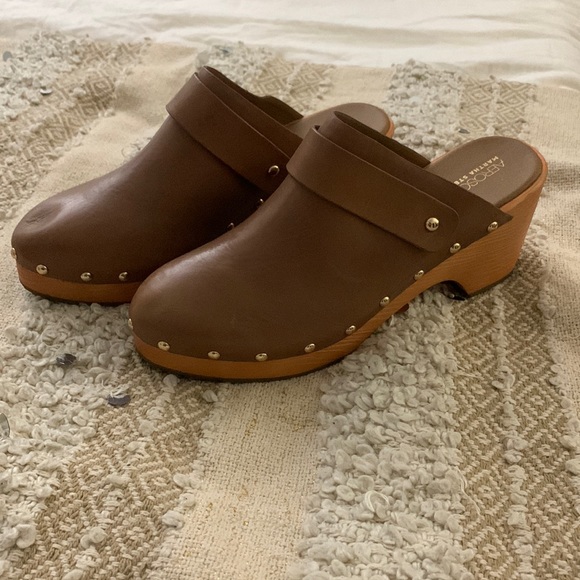 Studded Leather / Wooden Scandi Clogs - Picture 1 of 4